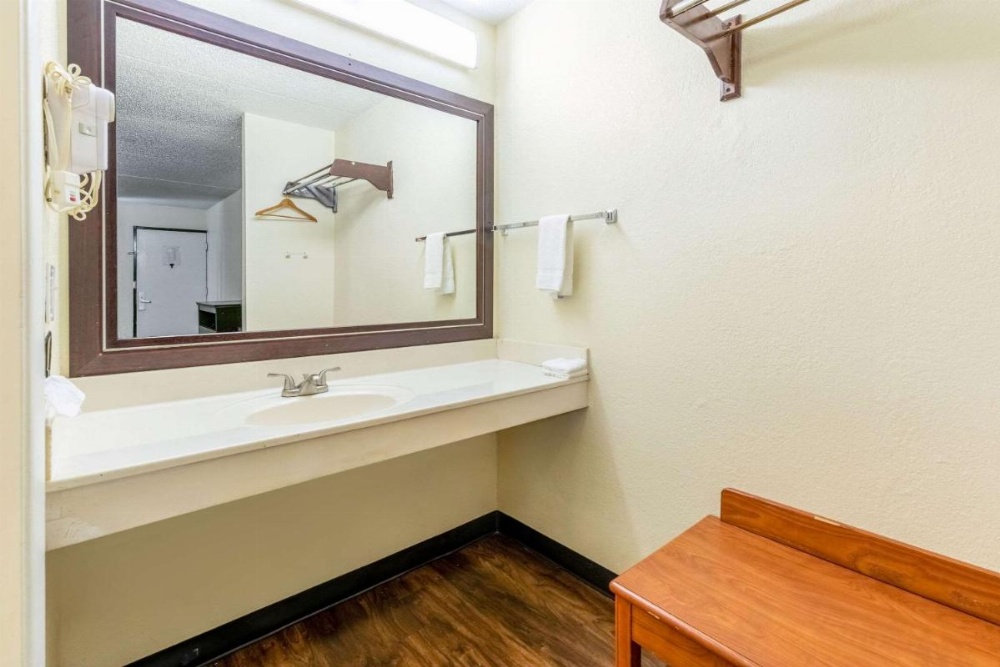 Econo Lodge Knoxville Image 6